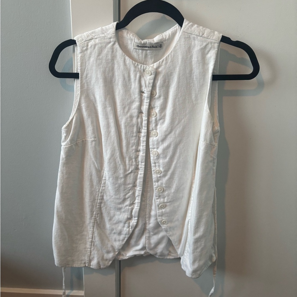 Abercrombie Sleeveless White Linen Button-Front Vest